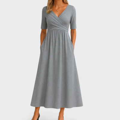 Joanna – Elegant Midklänning för Alla Tillfällen