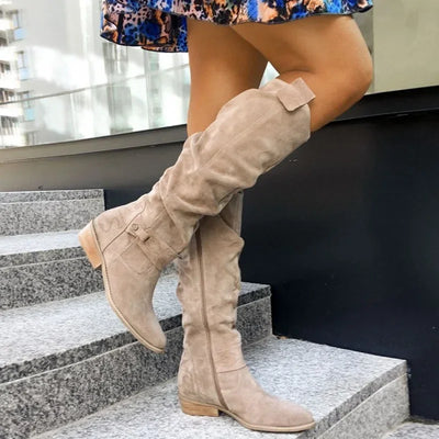 Knähöga damstövlar med låg klack – eleganta retro boots